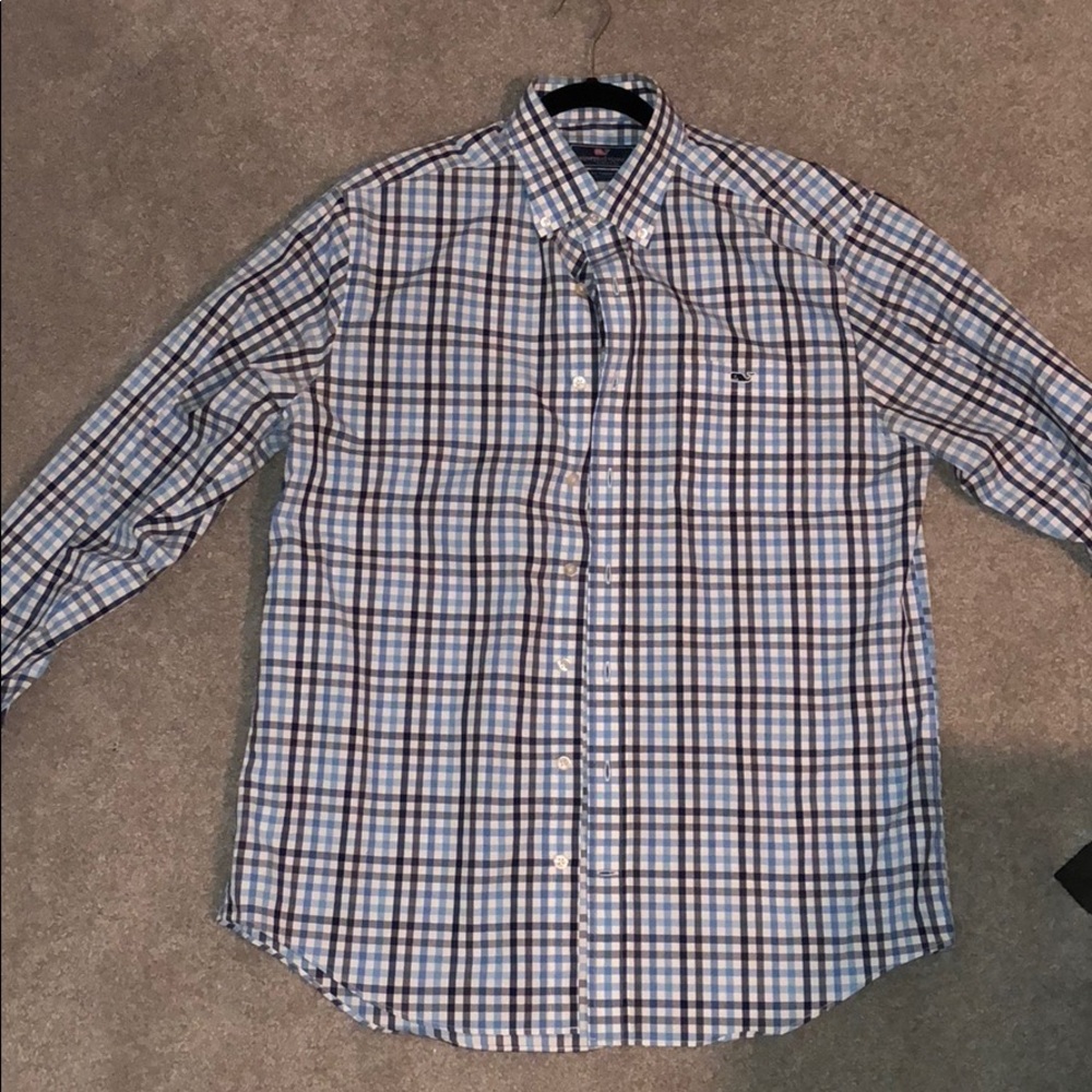 Vineyard vines button up shirt